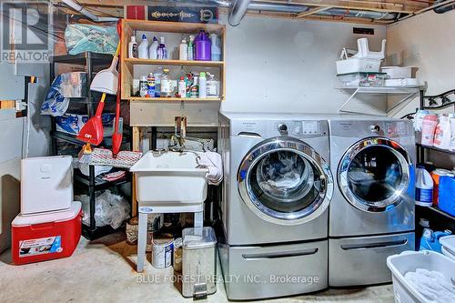 1555 Coronation Dr, London, ON - Indoor Photo Showing Laundry Room