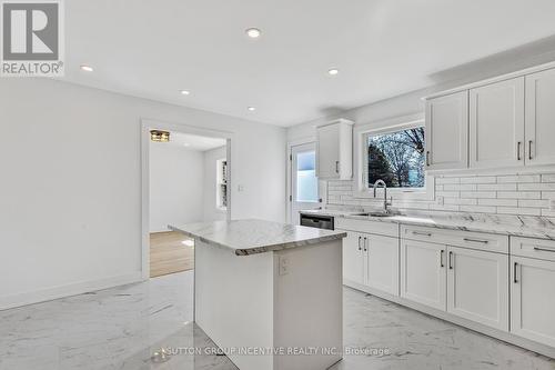 72 Patterson Road, Barrie, ON - Indoor Photo Showing Kitchen