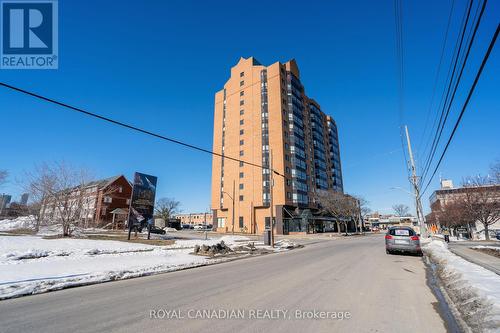 #1102 - 25 Agnes Street, Mississauga, ON - Outdoor With Facade