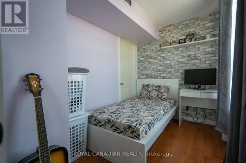 #1102 - 25 Agnes Street, Mississauga, ON - Indoor Photo Showing Bedroom