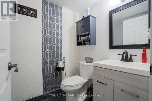 #1102 - 25 Agnes Street, Mississauga, ON - Indoor Photo Showing Bathroom