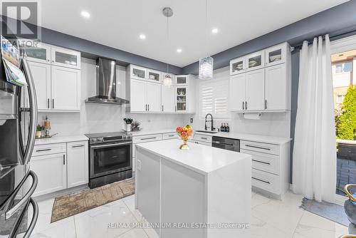 1021 Woodward Avenue, Milton, ON - Indoor Photo Showing Kitchen With Upgraded Kitchen