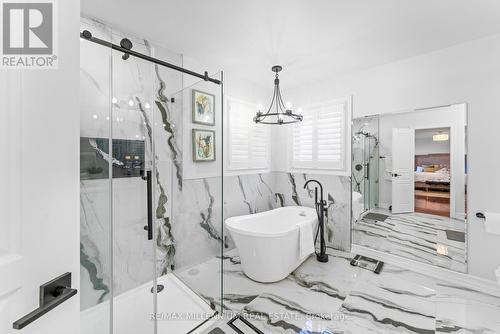 1021 Woodward Avenue, Milton, ON - Indoor Photo Showing Bathroom