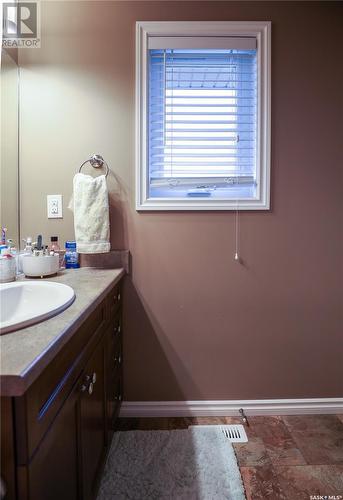 318 Lehrer Manor, Saskatoon, SK - Indoor Photo Showing Bathroom