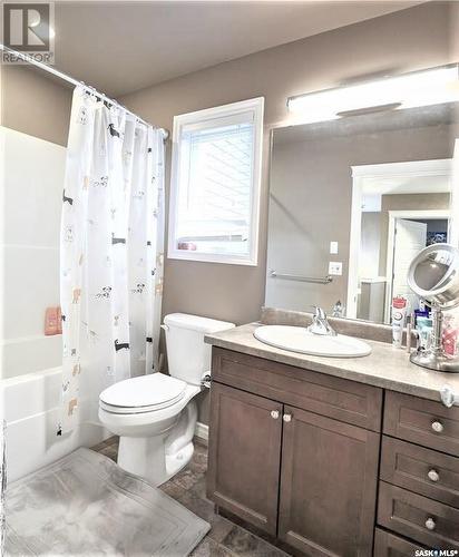 318 Lehrer Manor, Saskatoon, SK - Indoor Photo Showing Bathroom