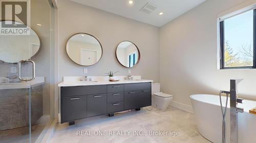 234 Maurice Drive, Oakville, ON - Indoor Photo Showing Bathroom