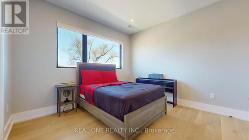 234 Maurice Drive, Oakville, ON - Indoor Photo Showing Bedroom