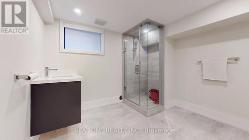 234 Maurice Drive, Oakville, ON - Indoor Photo Showing Bathroom