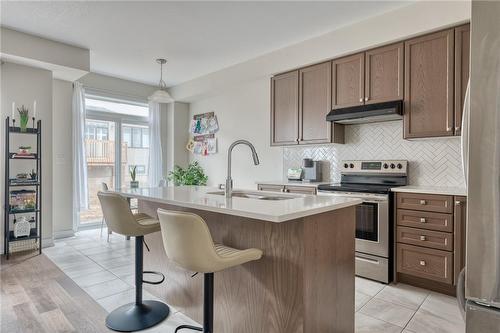 31 Basswood Crescent, Caledonia, ON - Indoor Photo Showing Kitchen With Stainless Steel Kitchen With Upgraded Kitchen