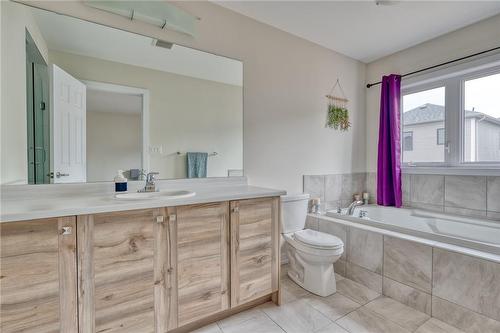 31 Basswood Crescent, Caledonia, ON - Indoor Photo Showing Bathroom