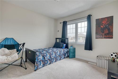 31 Basswood Crescent, Caledonia, ON - Indoor Photo Showing Bedroom