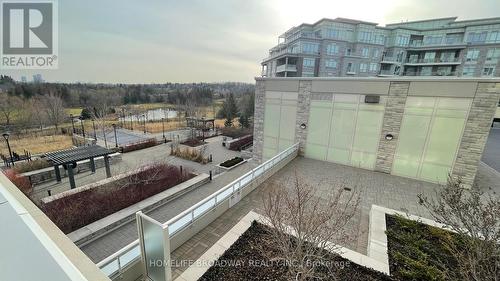 303 - 15 Stollery Pond Crescent, Markham, ON - Outdoor