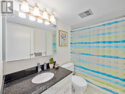 1010 - 3695 Kaneff Crescent, Mississauga, ON - Indoor Photo Showing Bathroom