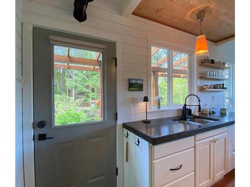 3711 Compass Cres, Pender Island, BC - Indoor Photo Showing Kitchen With Double Sink
