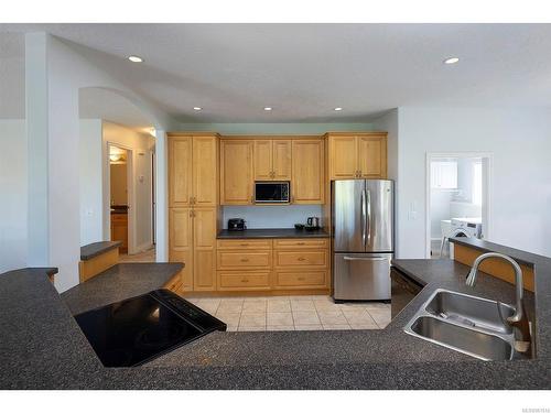 3958 Hidden Oaks Pl, Saanich, BC - Indoor Photo Showing Kitchen With Double Sink