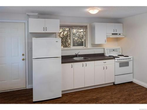3958 Hidden Oaks Pl, Saanich, BC - Indoor Photo Showing Kitchen
