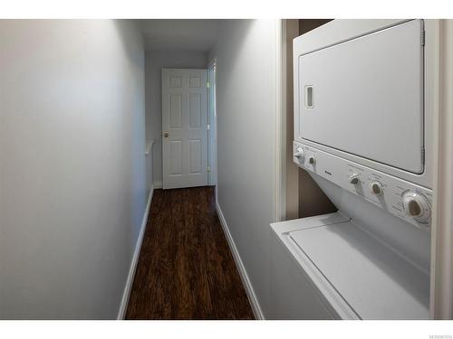 3958 Hidden Oaks Pl, Saanich, BC - Indoor Photo Showing Laundry Room