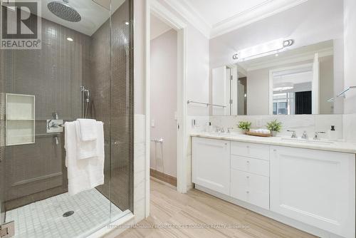 4002 - 311 Bay Street, Toronto, ON - Indoor Photo Showing Bathroom