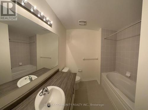 25 Jack Potts Way, Clarington, ON - Indoor Photo Showing Bathroom