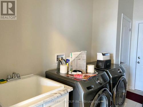 6 Eastgrove Square, East Gwillimbury, ON - Indoor Photo Showing Laundry Room