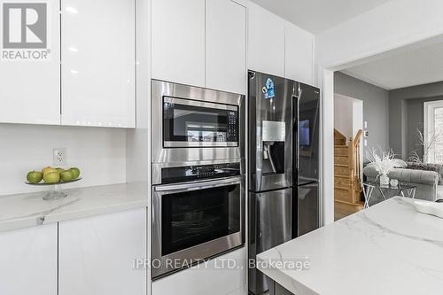 26 Willoughby Way S, New Tecumseth, ON - Indoor Photo Showing Kitchen