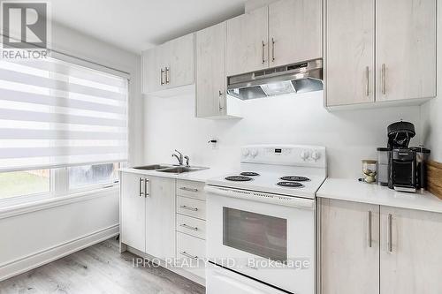 26 Willoughby Way S, New Tecumseth, ON - Indoor Photo Showing Kitchen With Double Sink