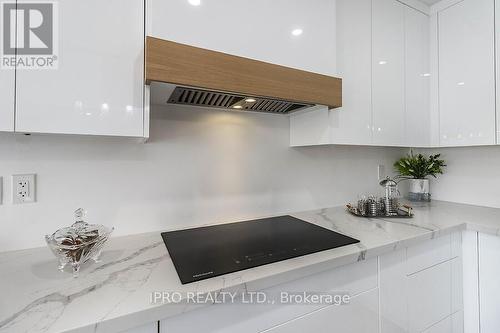 26 Willoughby Way S, New Tecumseth, ON - Indoor Photo Showing Kitchen