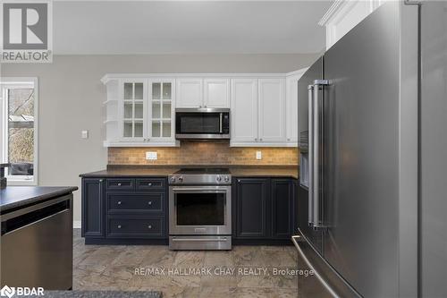 20 Tanglewood Crescent, Oro-Medonte, ON - Indoor Photo Showing Kitchen With Stainless Steel Kitchen