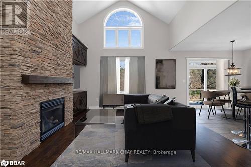 20 Tanglewood Crescent, Oro-Medonte, ON - Indoor Photo Showing Living Room With Fireplace
