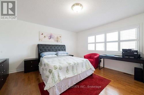 21 Frobischer Drive, Brampton, ON - Indoor Photo Showing Bedroom