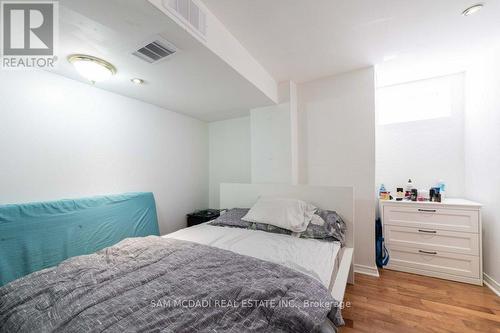 21 Frobischer Drive, Brampton, ON - Indoor Photo Showing Bedroom