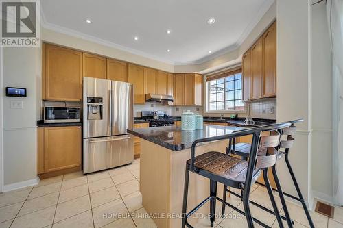 13 Bonavista Drive, Brampton (Credit Valley), ON - Indoor Photo Showing Kitchen