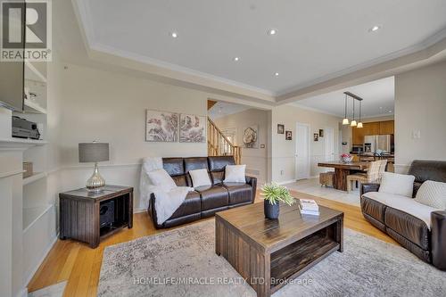 13 Bonavista Drive, Brampton, ON - Indoor Photo Showing Living Room