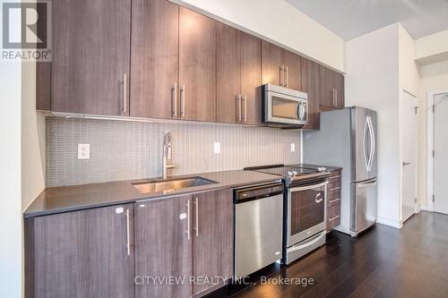 605 - 510 Curran Place, Mississauga, ON - Indoor Photo Showing Kitchen With Stainless Steel Kitchen With Upgraded Kitchen