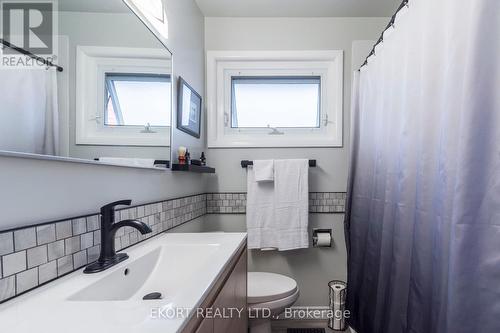 543 Bridge Street E, Belleville, ON - Indoor Photo Showing Bathroom