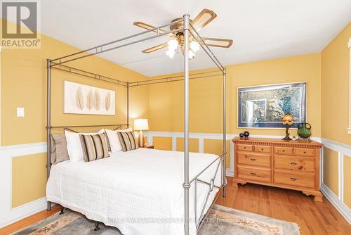 16 Palm Court, Hamilton, ON - Indoor Photo Showing Bedroom