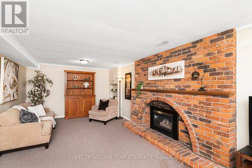 16 Palm Court, Hamilton, ON - Indoor Photo Showing Living Room With Fireplace