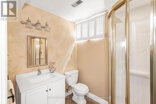 16 Palm Court, Hamilton, ON - Indoor Photo Showing Bathroom