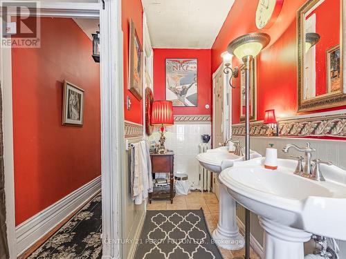 74 Homewood Avenue, Toronto, ON - Indoor Photo Showing Bathroom