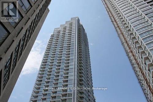 2908 - 2181 Yonge St Street, Toronto, ON - Outdoor With Facade