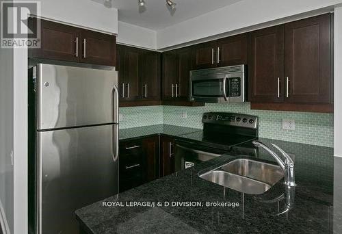 2908 - 2181 Yonge St Street, Toronto, ON - Indoor Photo Showing Kitchen With Stainless Steel Kitchen With Double Sink