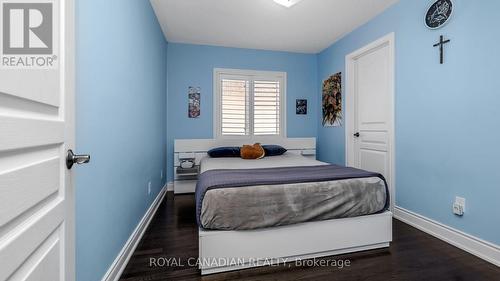39 Orangeblossom Trail, Brampton, ON - Indoor Photo Showing Bedroom