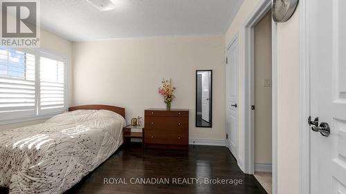 39 Orangeblossom Trail, Brampton, ON - Indoor Photo Showing Bedroom