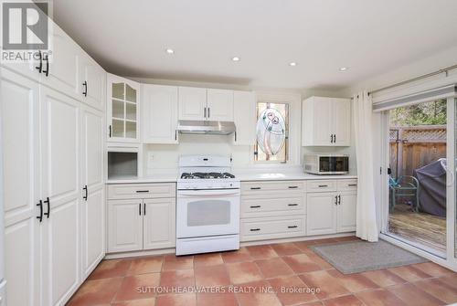804 Forks Of The Credit Road, Caledon, ON - Indoor Photo Showing Kitchen