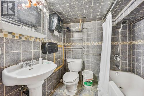 205 King Street S, Minto, ON - Indoor Photo Showing Bathroom