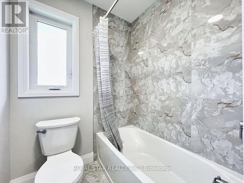 38 Charles Currie Crescent, Erin, ON - Indoor Photo Showing Bathroom