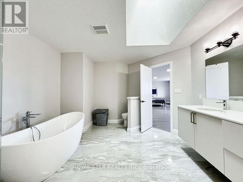 38 Charles Currie Crescent, Erin, ON - Indoor Photo Showing Bathroom