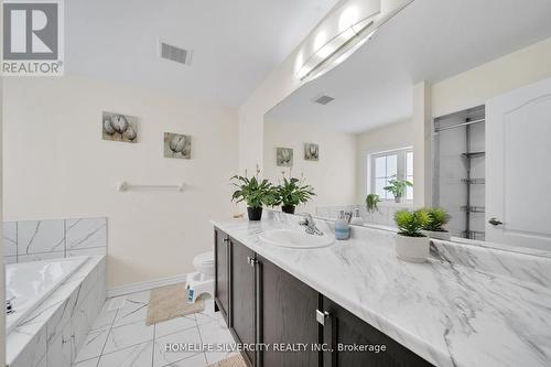 16 Cahill Drive, Brantford, ON - Indoor Photo Showing Bathroom