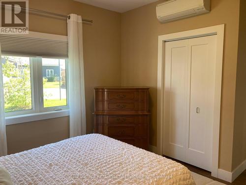 19 - 2380 9Th Avenue E, Owen Sound, ON - Indoor Photo Showing Bedroom