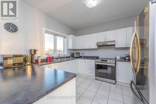 121 Elm Street, Southgate, ON - Indoor Photo Showing Kitchen With Double Sink